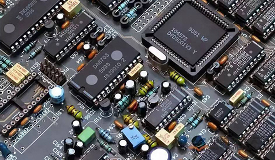 caractéristiques des transistors.